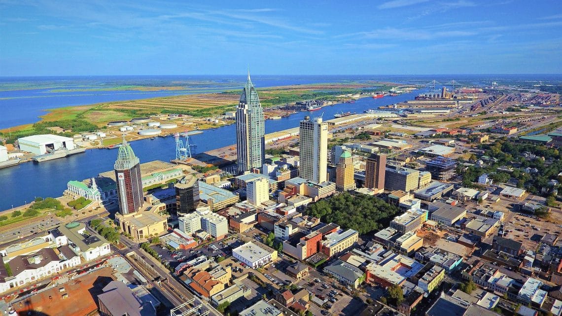 10 Famous Singers from Alabama