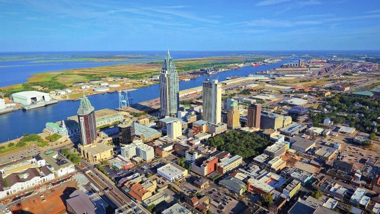 10 Famous Singers from Alabama