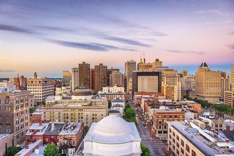 10 Famous Singers from Maryland