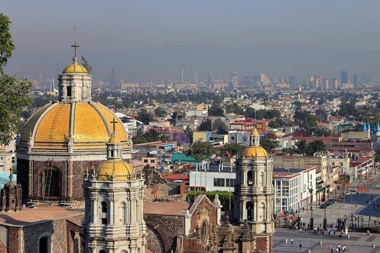 10 Famous Singers from Mexico