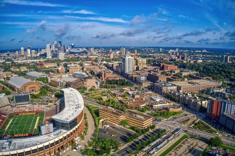 10 Famous Singers from Minnesota