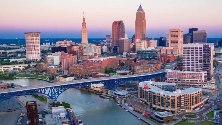 10 Famous Singers from Ohio