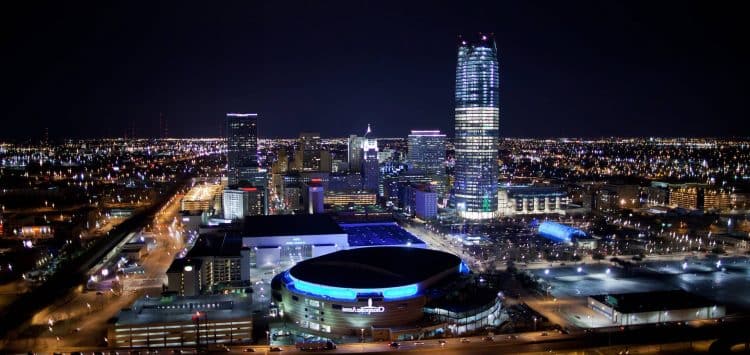 10 Famous Singers from Oklahoma