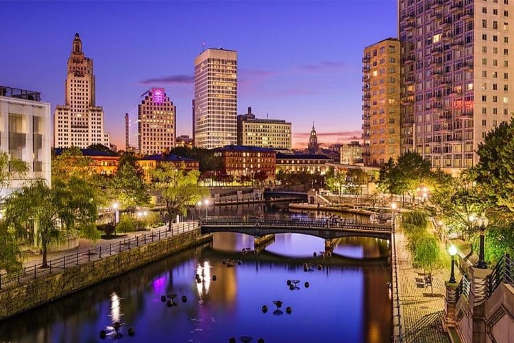 10 Famous Singers from Rhode Island