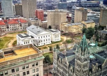 10 Famous Singers from Virginia