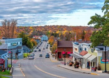 10 Famous Singers from Wisconsin