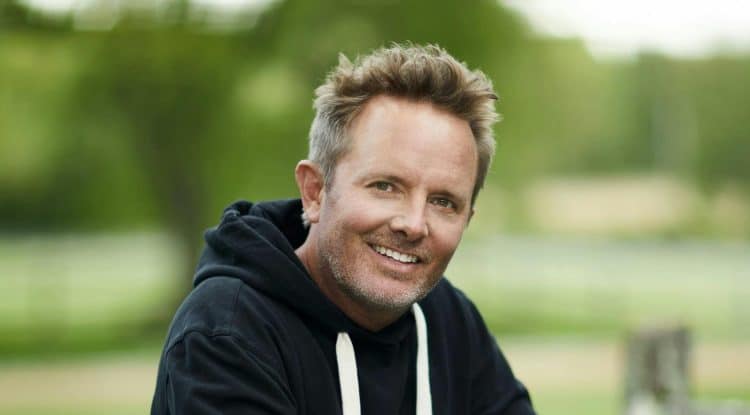 10 Best Chris Tomlin Songs of All Time