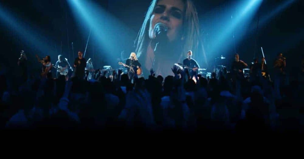 10 Best Hillsong Worship Songs of All Time - Singersroom.com