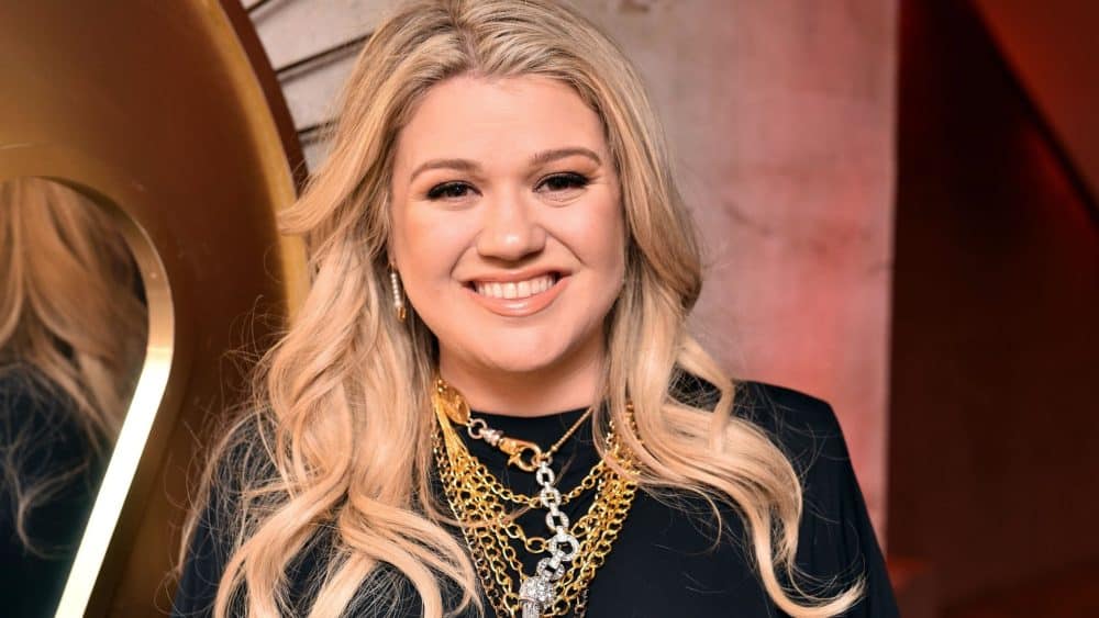 10 Best Kelly Clarkson Songs Of All Time - Singersroom.com