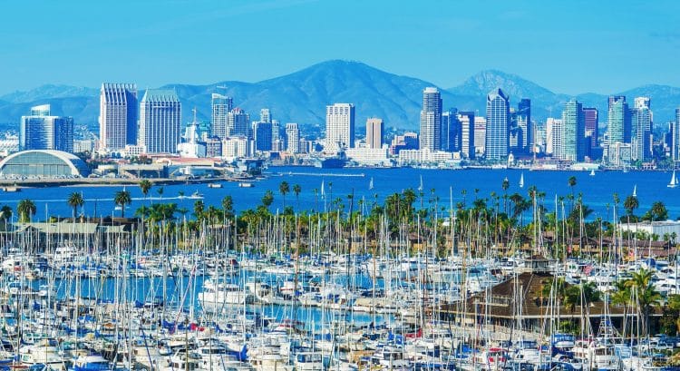 10 Famous Singers from California