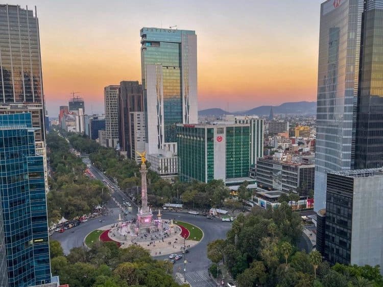 10 Famous Singers from Mexico