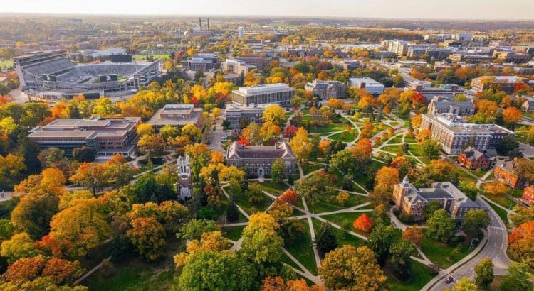 10 Famous Singers from Michigan