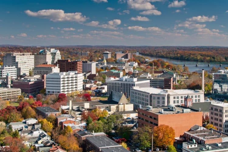 10 Famous Singers from New Jersey