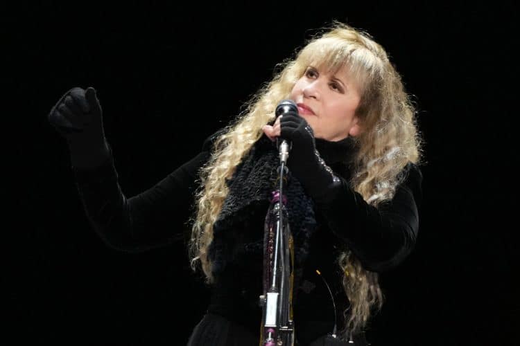 10 Best Stevie Nicks Songs of All Time - Singersroom.com