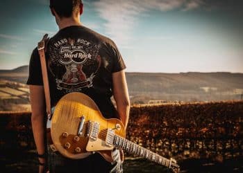 15 Best Guitar Players of All Time