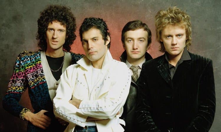 10 Best Queen Songs of All Time - Singersroom.com