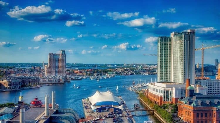 10 Famous Singers from Maryland