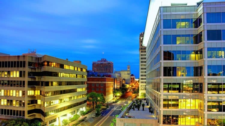 10 Famous Singers from Mississippi