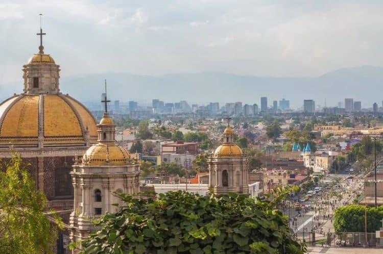 10 Famous Singers from Mexico