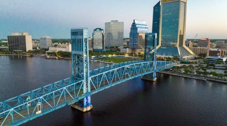 10 Famous Singers from Florida