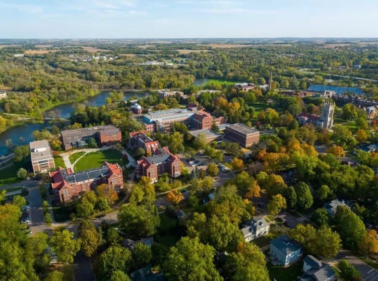 10 Famous Singers from Minnesota