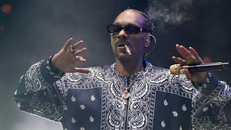 10 Best Snoop Dogg Songs of All Time - Singersroom.com