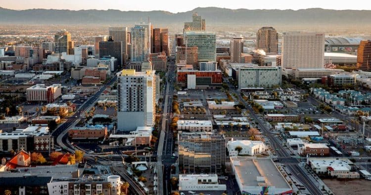 10 Famous Singers from Arizona