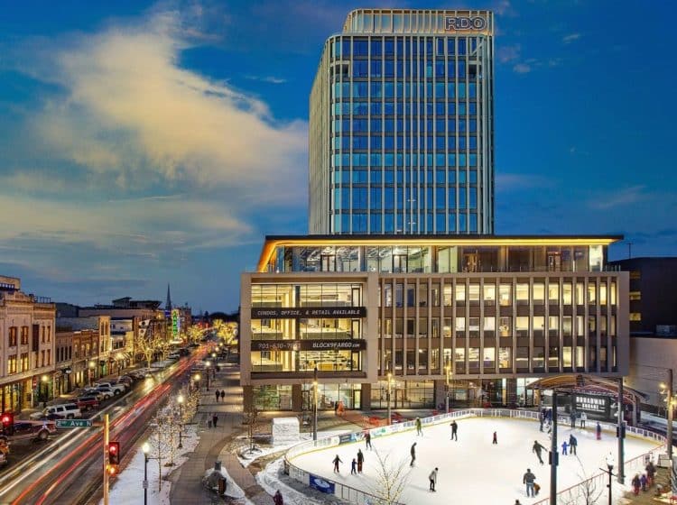 10 Famous Singers from North Dakota