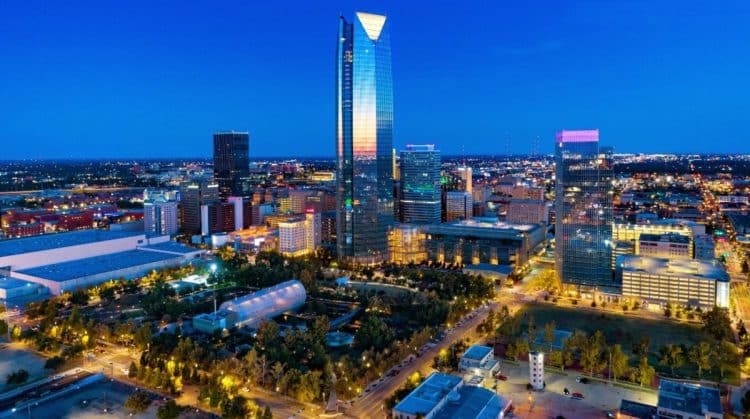 10 Famous Singers from Oklahoma