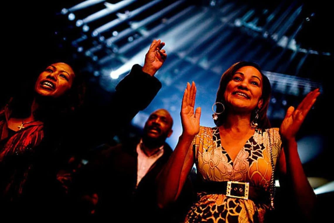 15 Best Christian Gospel Singers of All Time