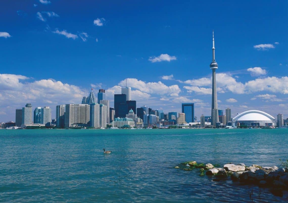 10 Famous Singers from Canada