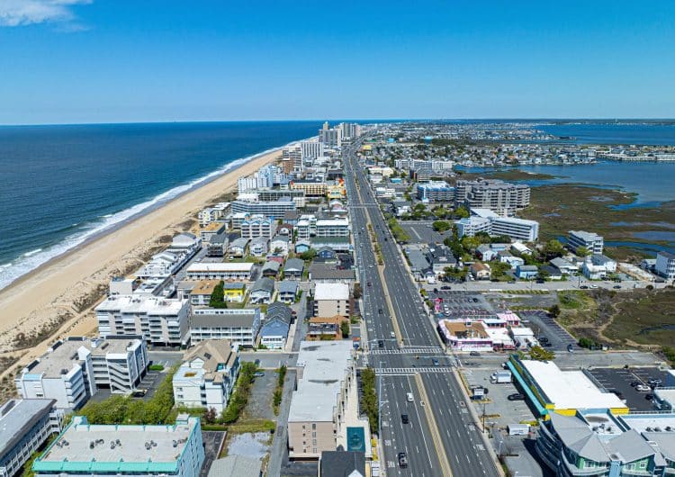 10 Famous Singers from Maryland