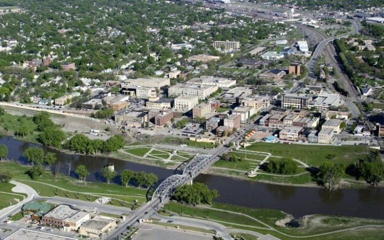 10 Famous Singers from North Dakota