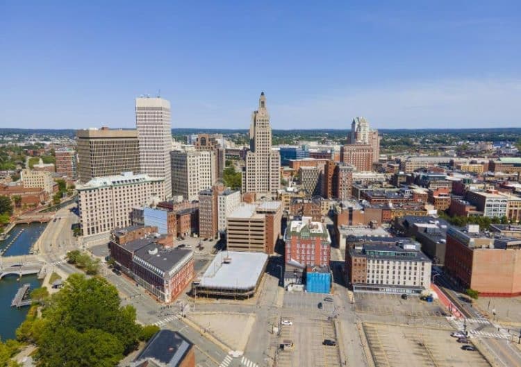 10 Famous Singers from Rhode Island