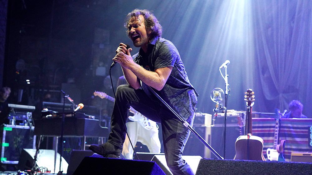 10 Best Eddie Vedder Songs of All Time - Singersroom.com