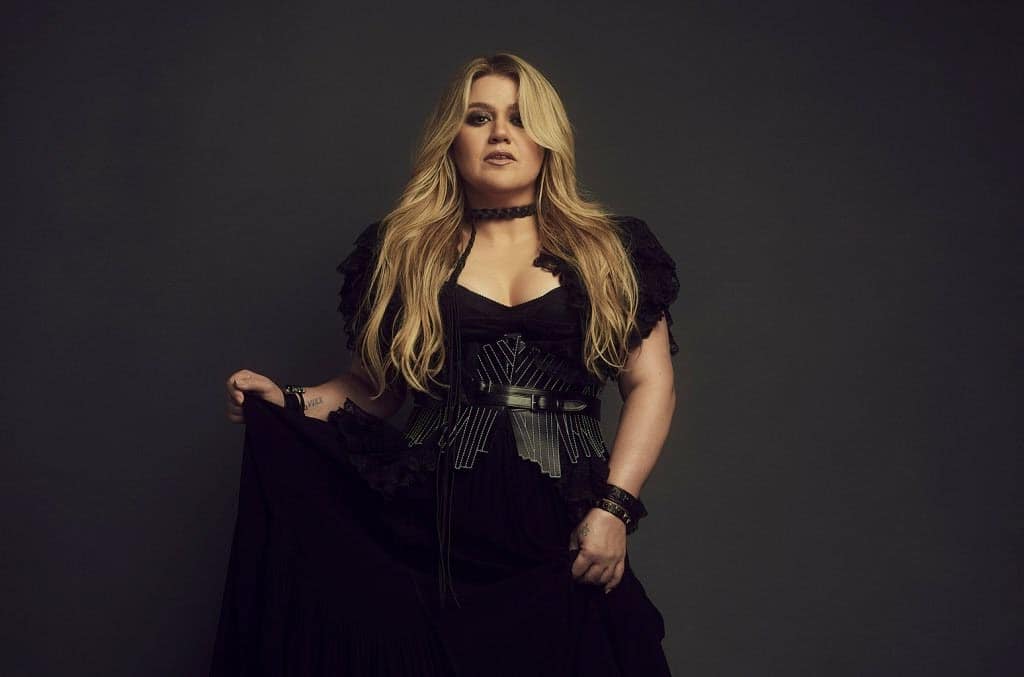 10 Best Kelly Clarkson Songs of All Time - Singersroom.com