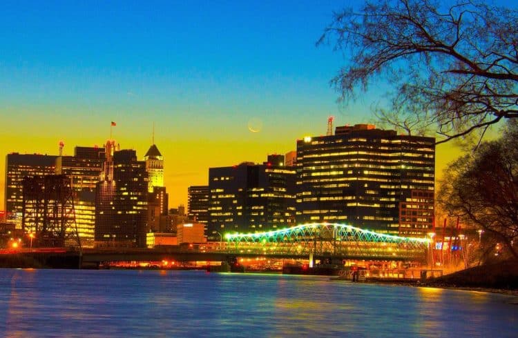 10 Famous Singers from New Jersey