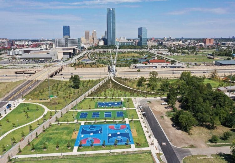 10 Famous Singers from Oklahoma