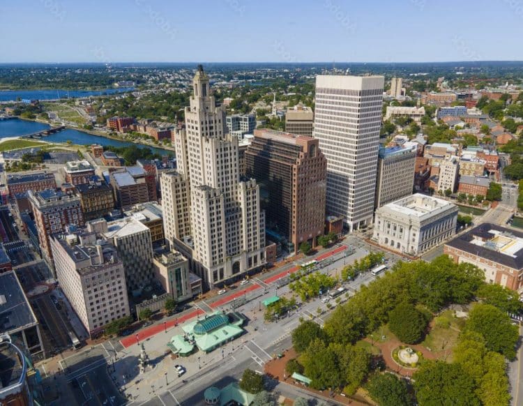 10 Famous Singers from Rhode Island