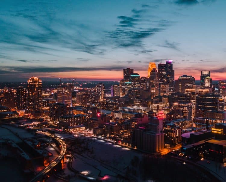 10 Famous Singers from Minnesota