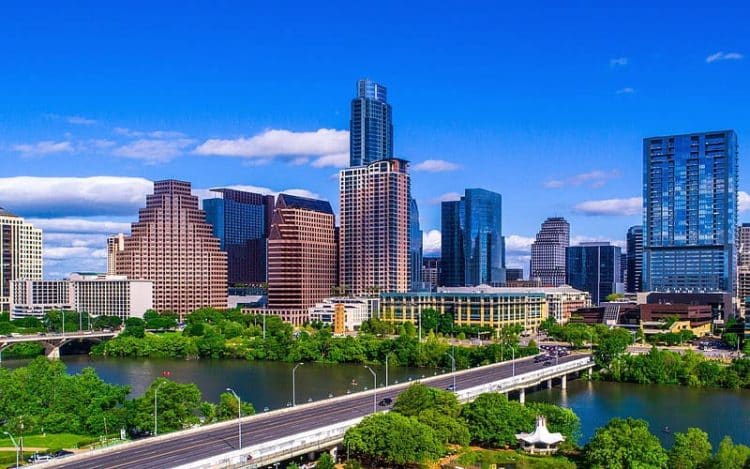 10 Famous Singers from Texas