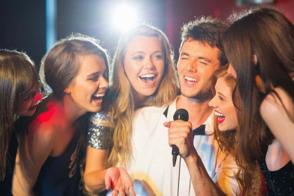 15 Best Karaoke Singers of All Time - Singersroom.com