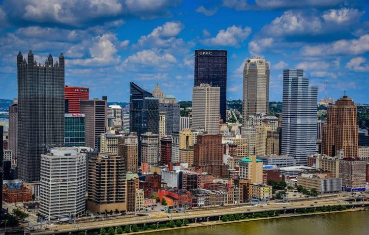 10 Famous Singers from Pennsylvania