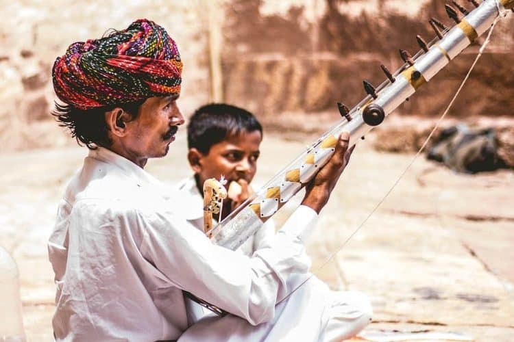 15 Best Folk Music Songs of All Time