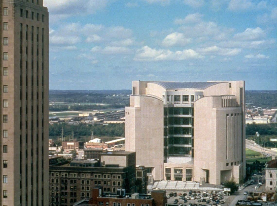 10 Famous Singers from Kansas