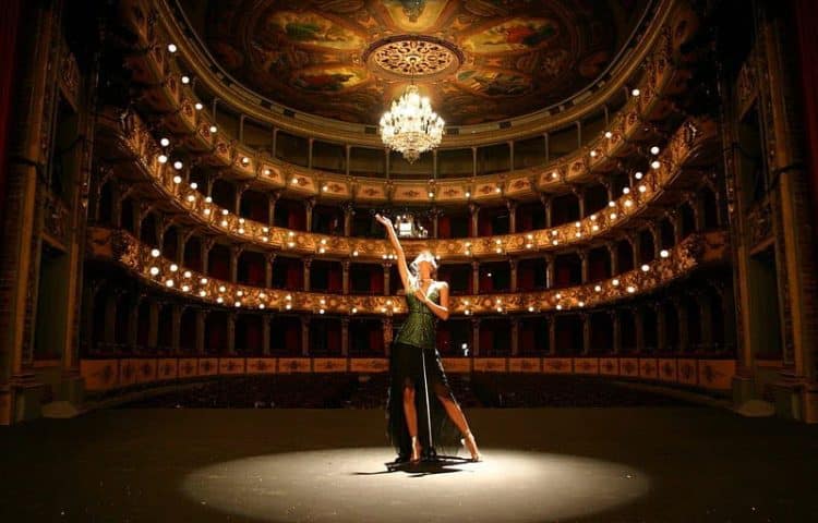 15 Best Opera Singers of All Time