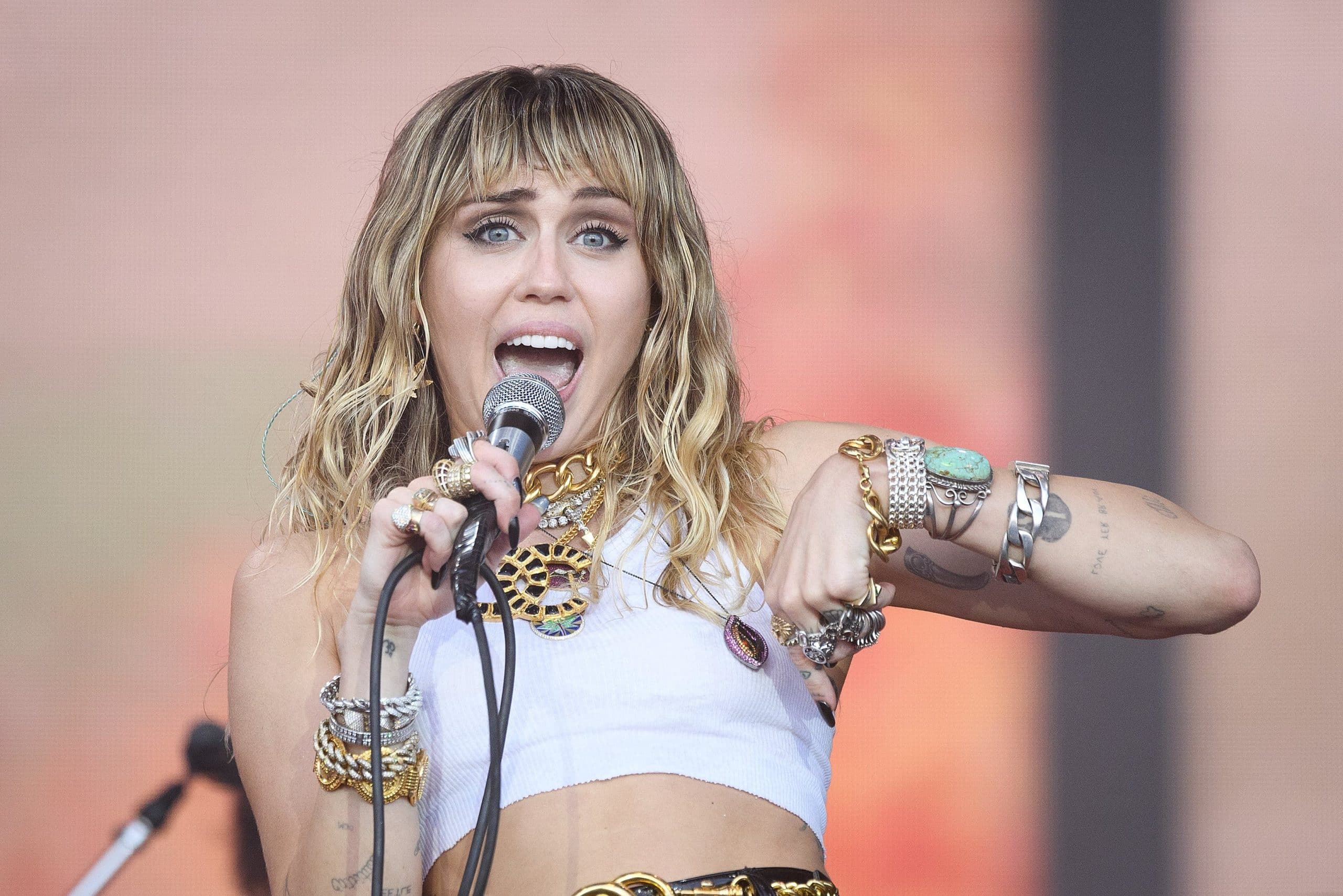 10 Best Miley Cyrus Songs of All Time - Singersroom.com