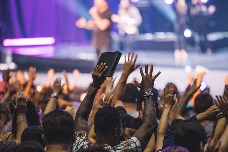 10 Best Worship Songs of All Time