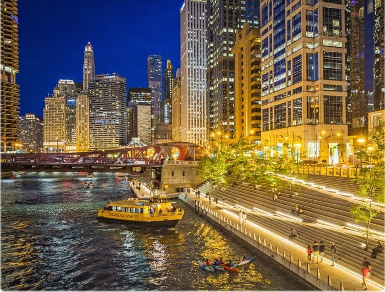 10 Famous Singers from Illinois