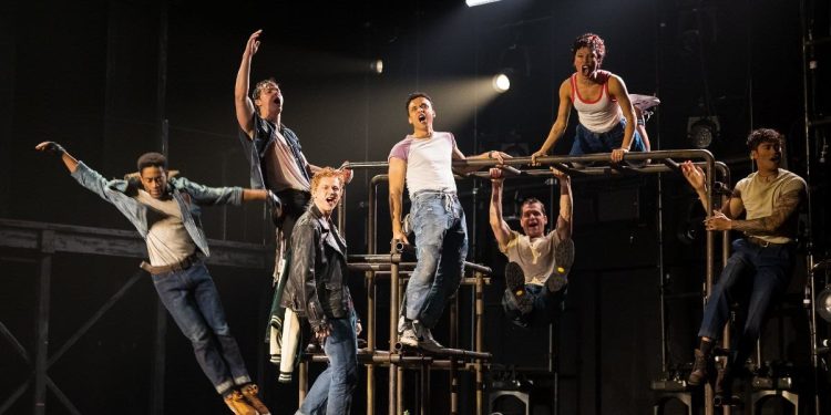 15 Best Broadway Singers of All Time